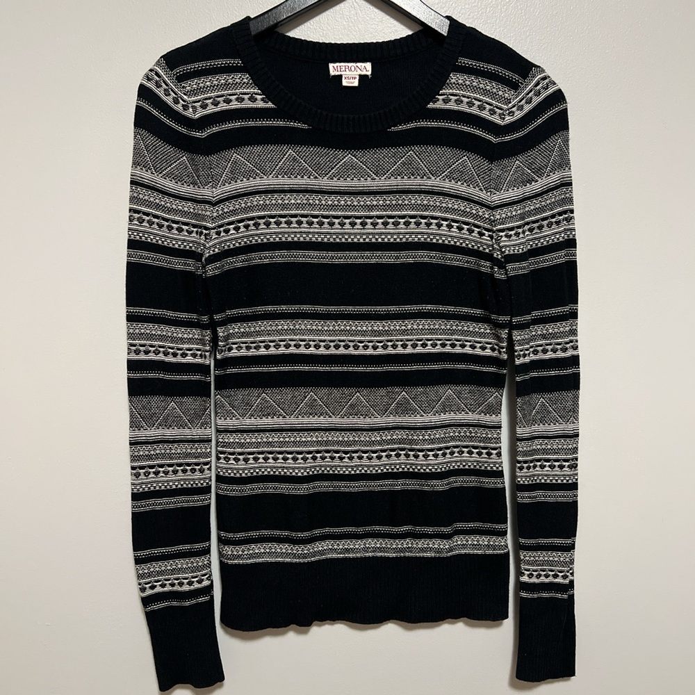 Merona geometric pattern black and white sweater size XS